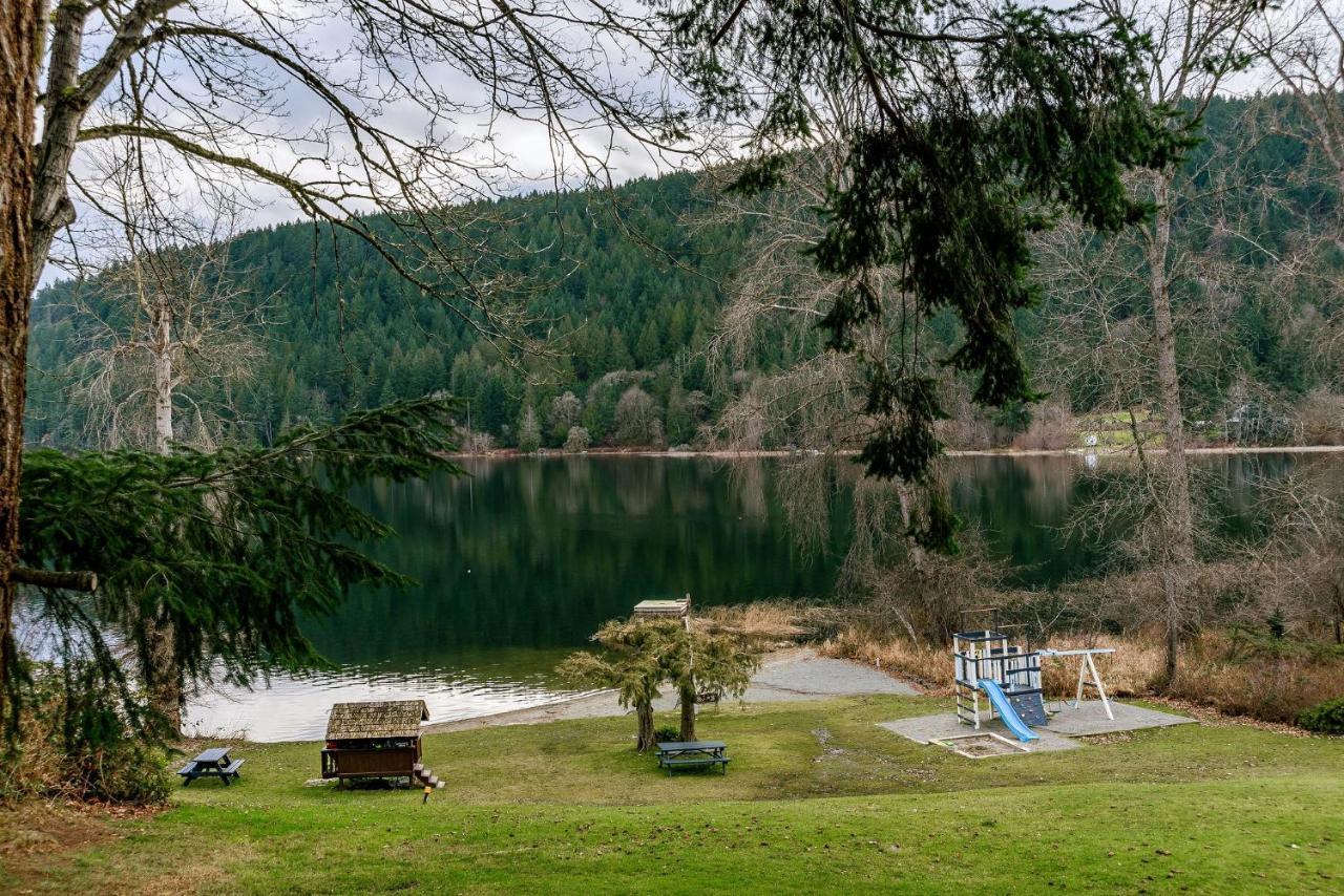 Green Acres Lakeside Resort Salt Spring Island Ganges Екстериор снимка