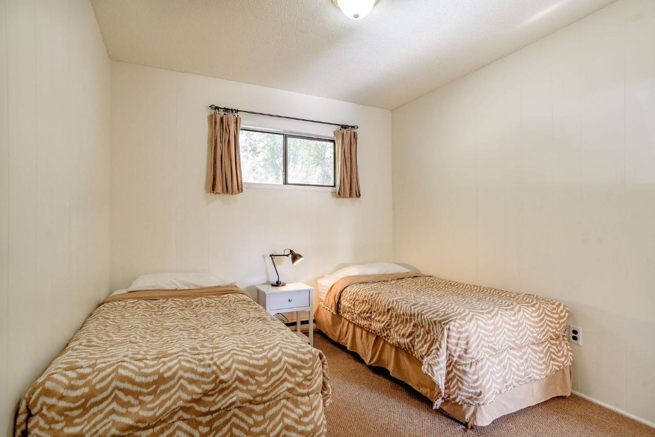Green Acres Lakeside Resort Salt Spring Island Ganges Екстериор снимка
