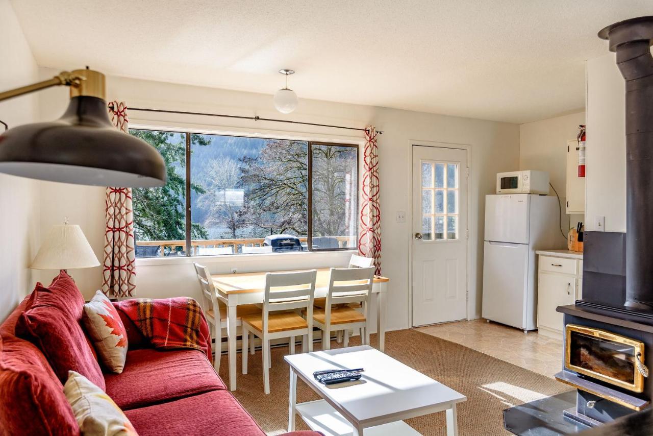 Green Acres Lakeside Resort Salt Spring Island Ganges Екстериор снимка