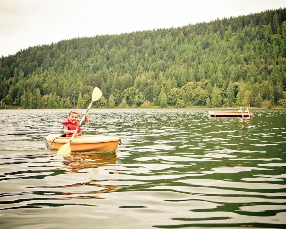 Green Acres Lakeside Resort Salt Spring Island Ganges Екстериор снимка