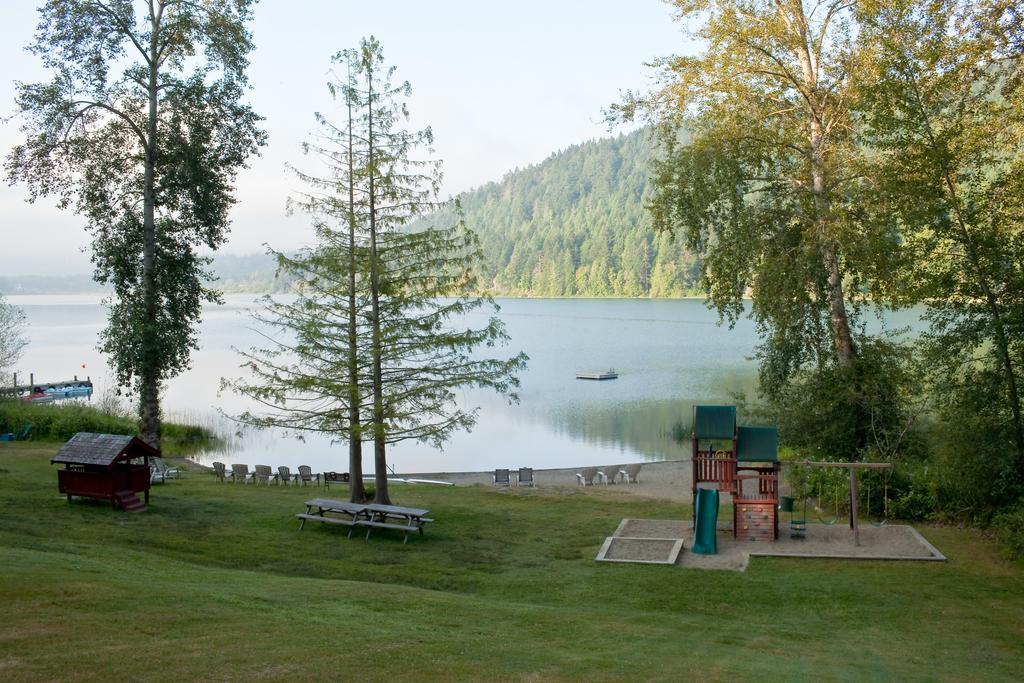 Green Acres Lakeside Resort Salt Spring Island Ganges Екстериор снимка