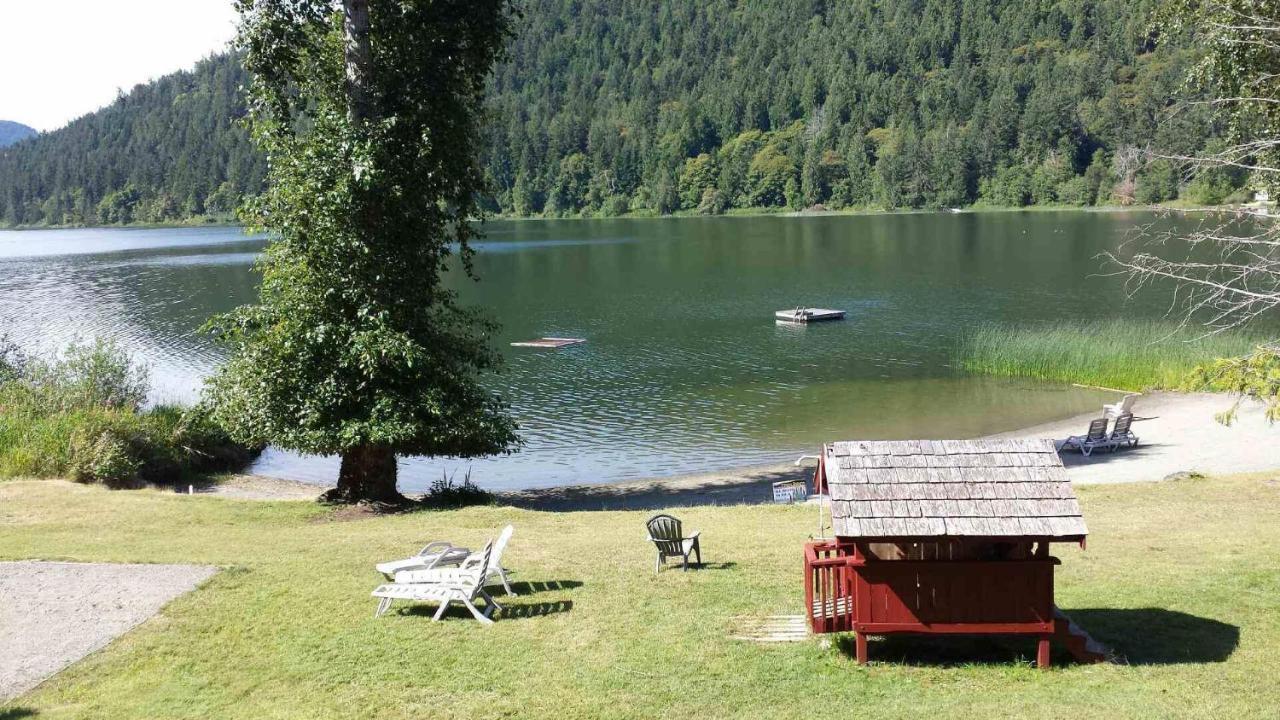 Green Acres Lakeside Resort Salt Spring Island Ganges Екстериор снимка