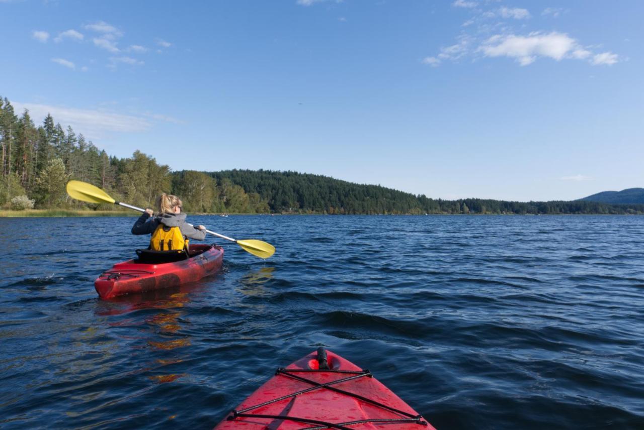 Green Acres Lakeside Resort Salt Spring Island Ganges Екстериор снимка